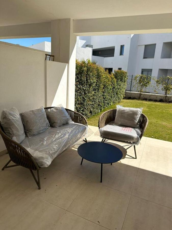 Vanian Gardens Apartment -Stella เอสเตโปนา ภายนอก รูปภาพ