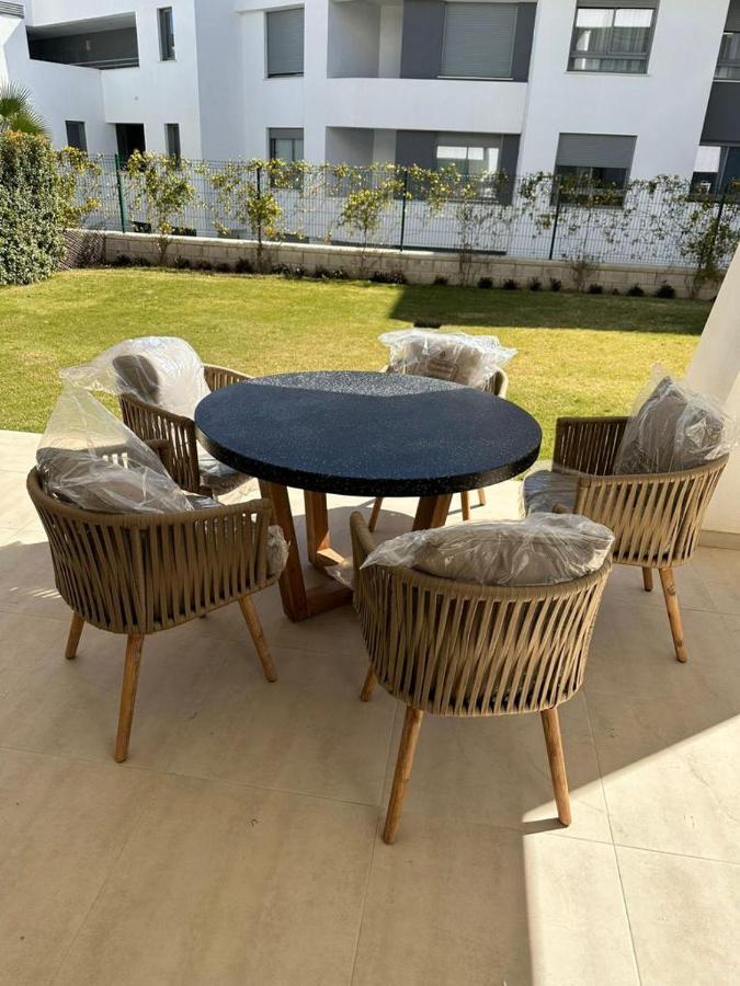 Vanian Gardens Apartment -Stella เอสเตโปนา ภายนอก รูปภาพ
