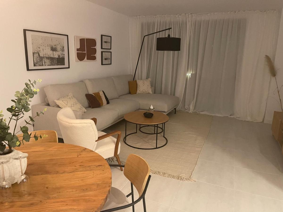 Vanian Gardens Apartment -Stella เอสเตโปนา ภายนอก รูปภาพ